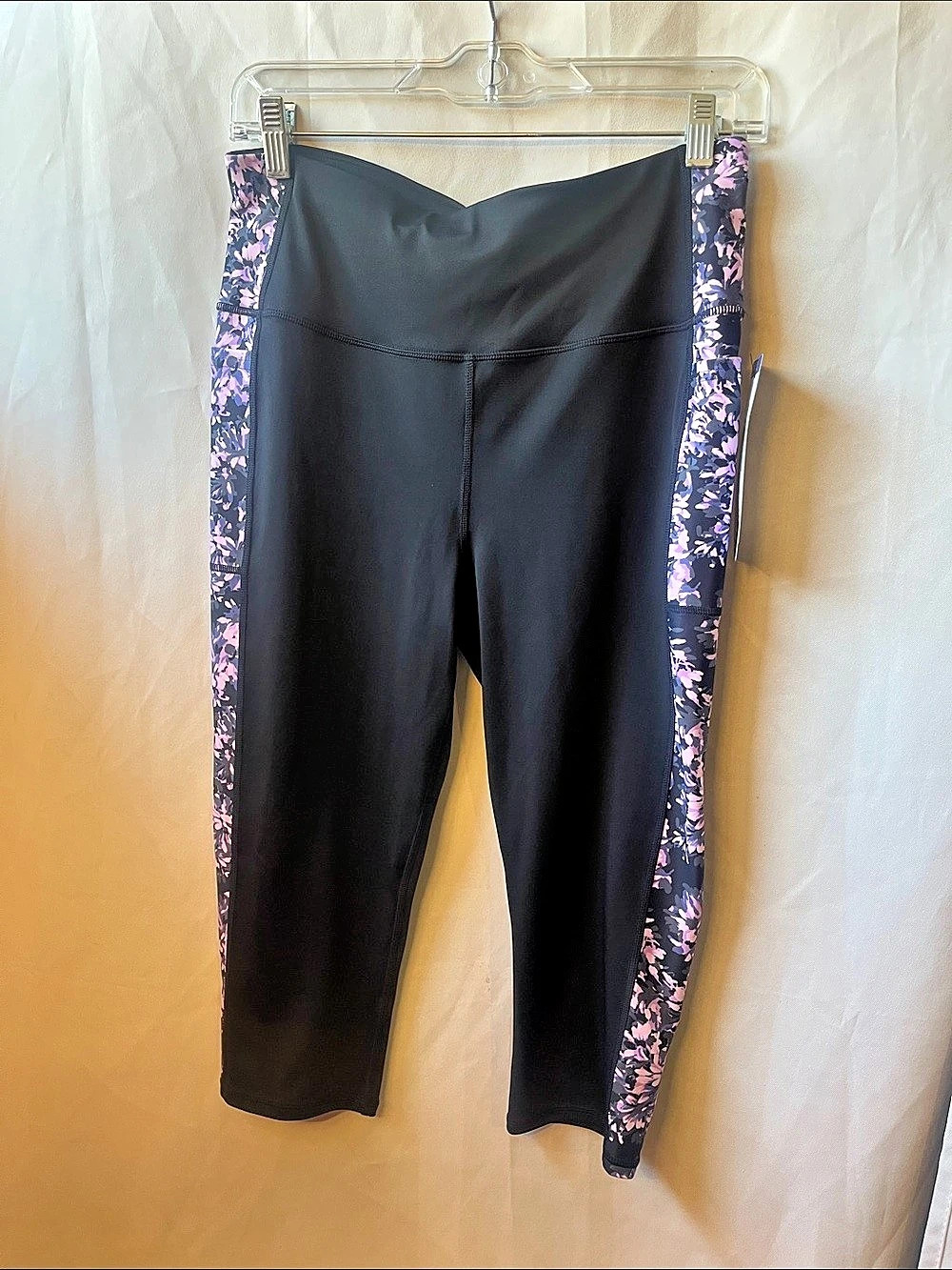 NWT Skechers GO WALK High-Waisted Capri Legging Floral Black & Pink Large